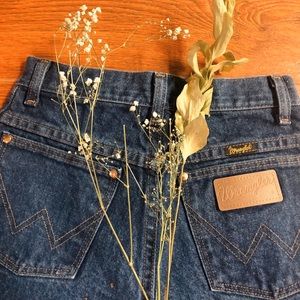 Vintage Medium Wash Wrangler Mom Jeans